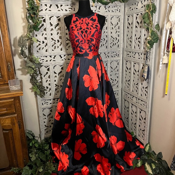 Speechless Dresses & Skirts - GLAMOUR BY TERANI COUTURE AMAZING NAVY BLUE & RED SLEEVELESS FORMAL PROM DRESS